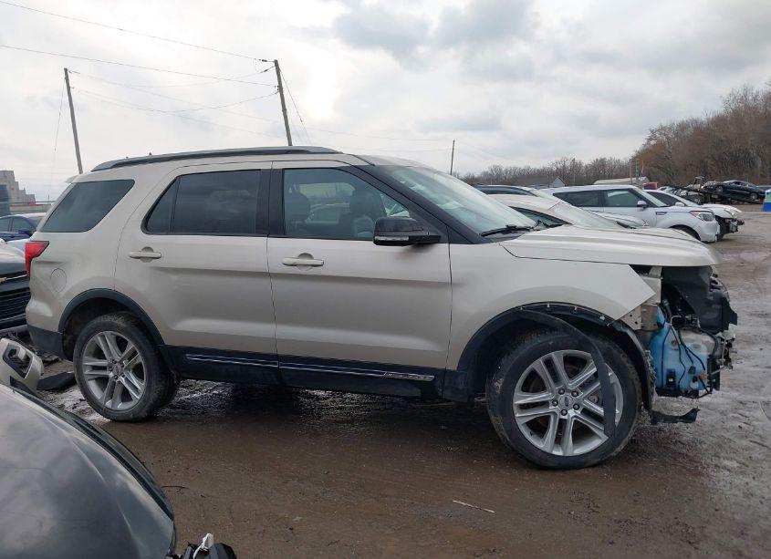 Photo 14 of 2017 Ford Explorer XLT (VIN 1FM5K8D8XHGC53601)