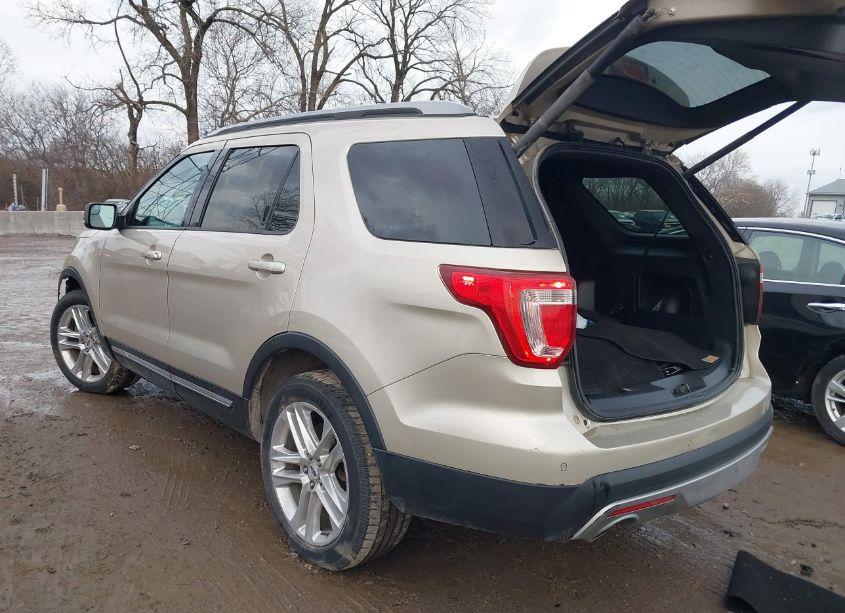 Photo 3 of 2017 Ford Explorer XLT (VIN 1FM5K8D8XHGC53601)