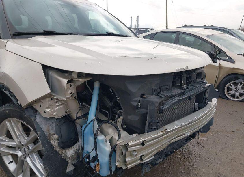 Photo 6 of 2017 Ford Explorer XLT (VIN 1FM5K8D8XHGC53601)