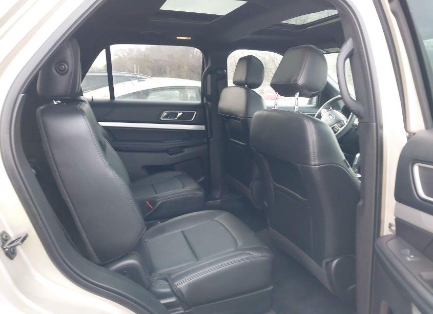 Photo 8 of 2017 Ford Explorer XLT (VIN 1FM5K8D8XHGC53601)