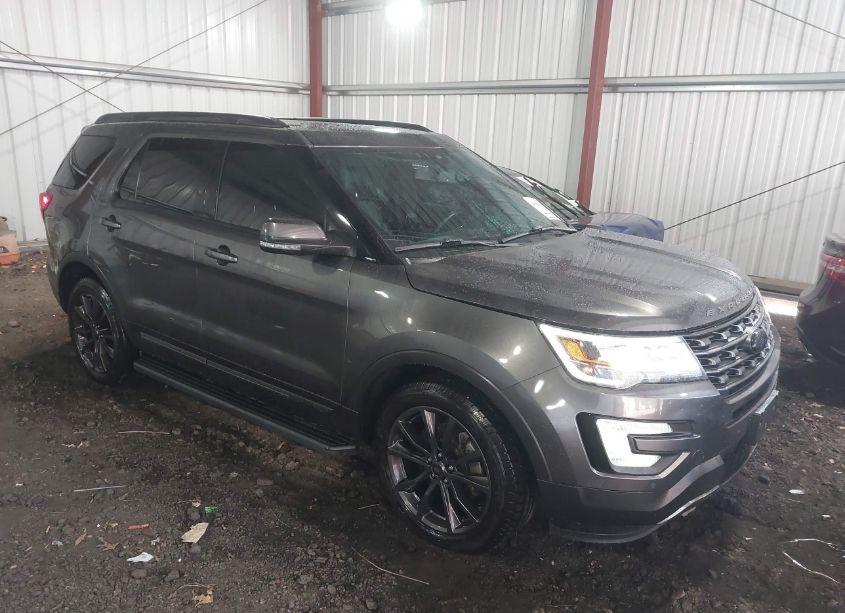 2017 Ford Explorer XLT (VIN 1FM5K8D8XHGC75291) main photo