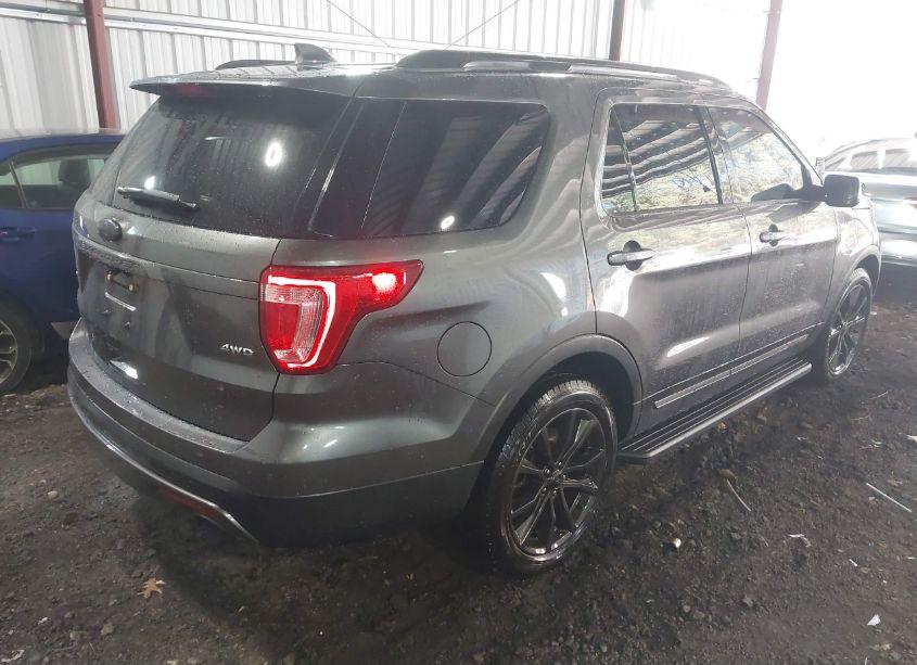 Photo 4 of 2017 Ford Explorer XLT (VIN 1FM5K8D8XHGC75291)