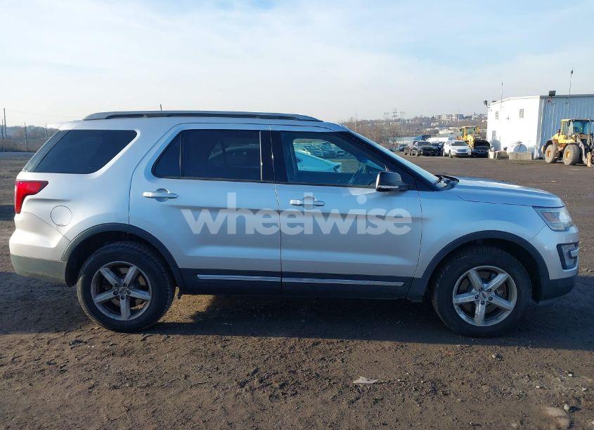 Photo 14 of 2017 Ford Explorer XLT (VIN 1FM5K8D8XHGC88297)