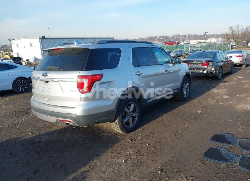 Photo 4 of 2017 Ford Explorer XLT (VIN 1FM5K8D8XHGC88297)