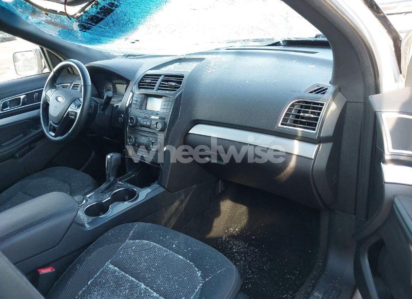 Photo 5 of 2017 Ford Explorer XLT (VIN 1FM5K8D8XHGC88297)