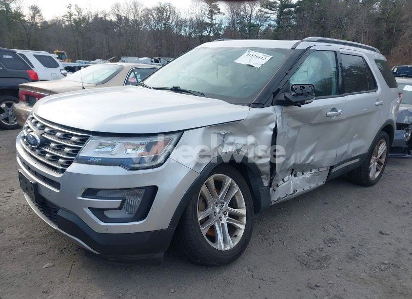 Photo 2 of 2017 Ford Explorer XLT (VIN 1FM5K8D8XHGC97971)