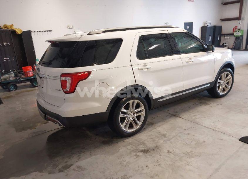 Photo 4 of 2017 Ford Explorer XLT (VIN 1FM5K8D8XHGD36042)