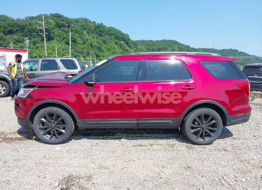 Photo 15 of 2018 Ford Explorer XLT (VIN 1FM5K8D8XJGA53436)