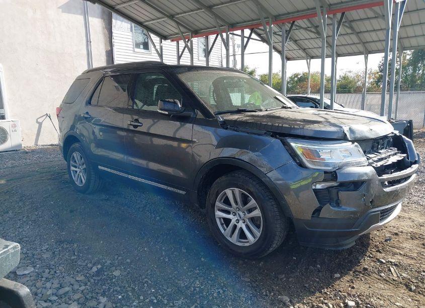 2018 Ford Explorer XLT (VIN 1FM5K8D8XJGA62458) main photo