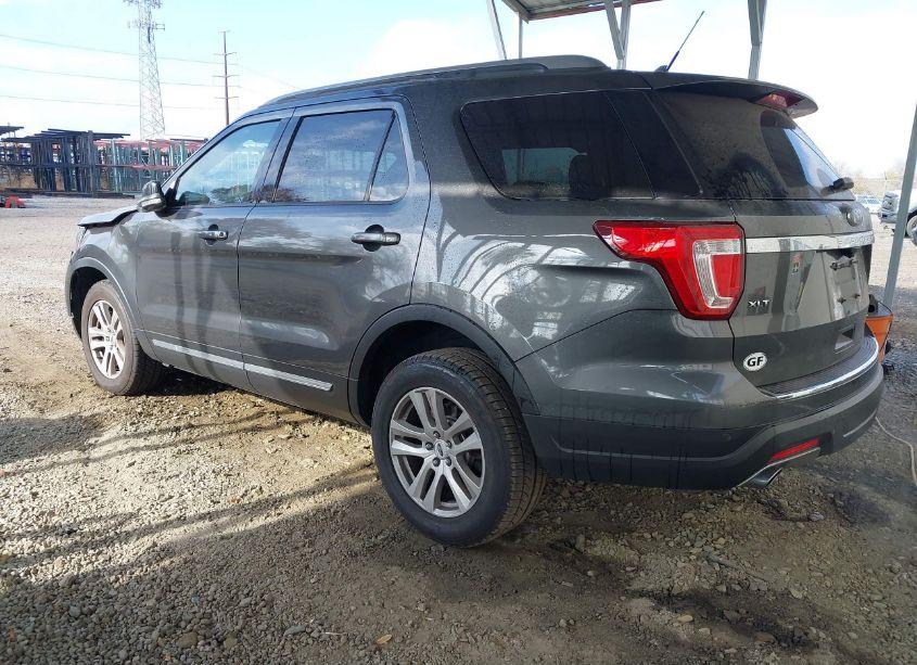 Photo 3 of 2018 Ford Explorer XLT (VIN 1FM5K8D8XJGA62458)
