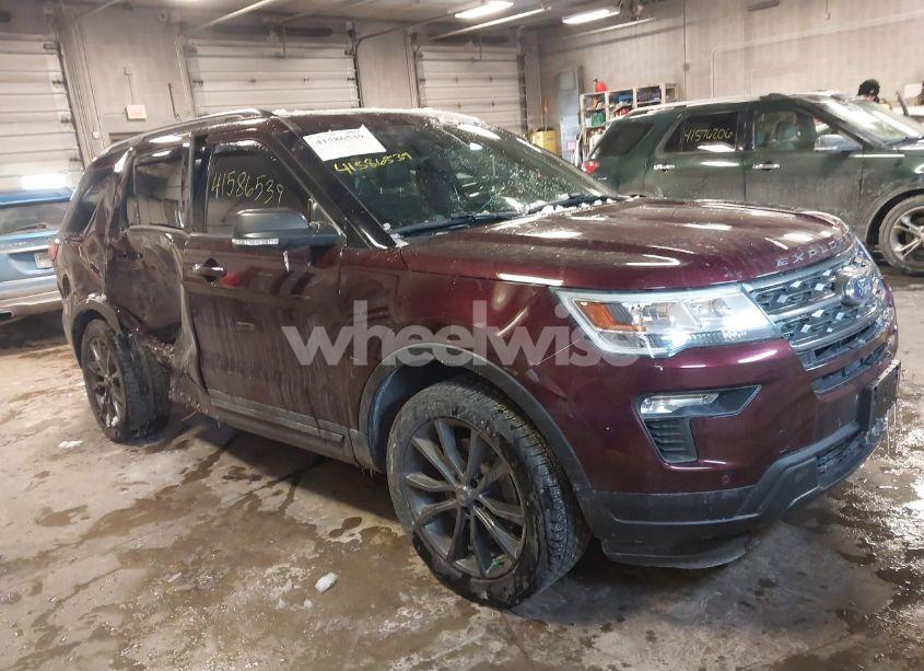 2018 Ford Explorer XLT (VIN 1FM5K8D8XJGB28149) main photo