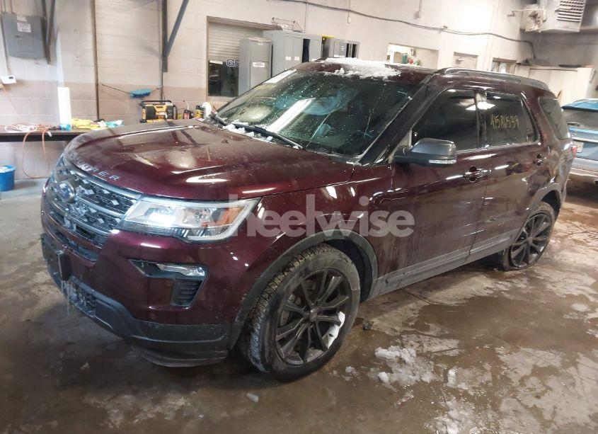 Photo 2 of 2018 Ford Explorer XLT (VIN 1FM5K8D8XJGB28149)