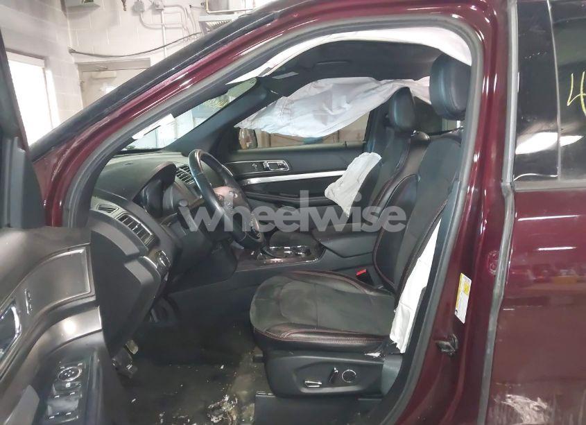 Photo 5 of 2018 Ford Explorer XLT (VIN 1FM5K8D8XJGB28149)