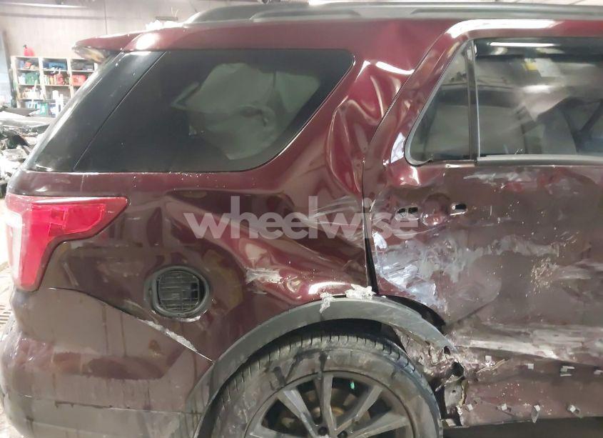 Photo 6 of 2018 Ford Explorer XLT (VIN 1FM5K8D8XJGB28149)