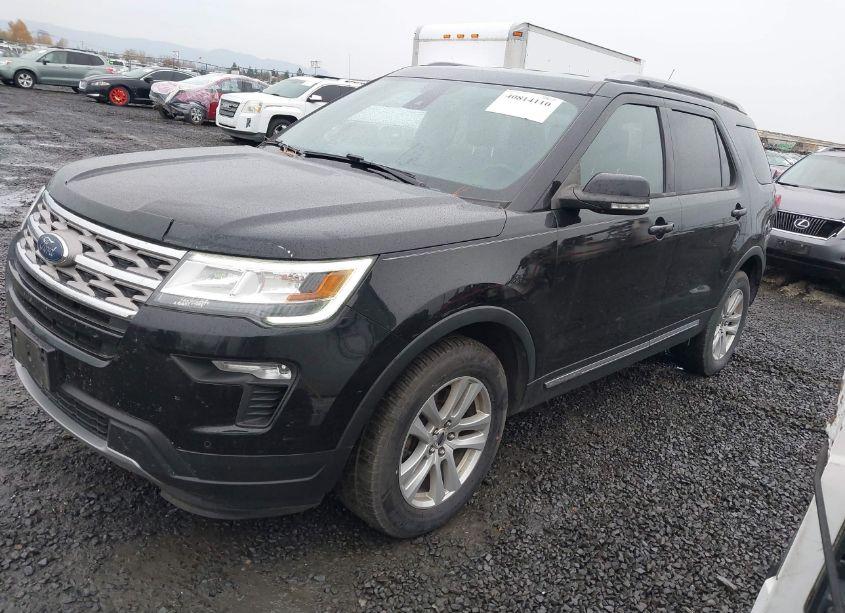 Photo 2 of 2018 Ford Explorer XLT (VIN 1FM5K8D8XJGB60227)