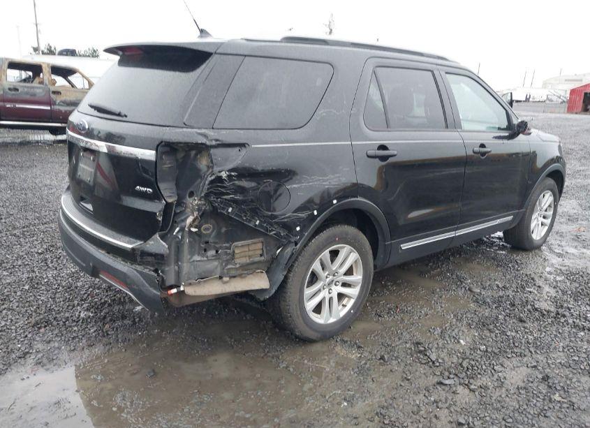 Photo 4 of 2018 Ford Explorer XLT (VIN 1FM5K8D8XJGB60227)