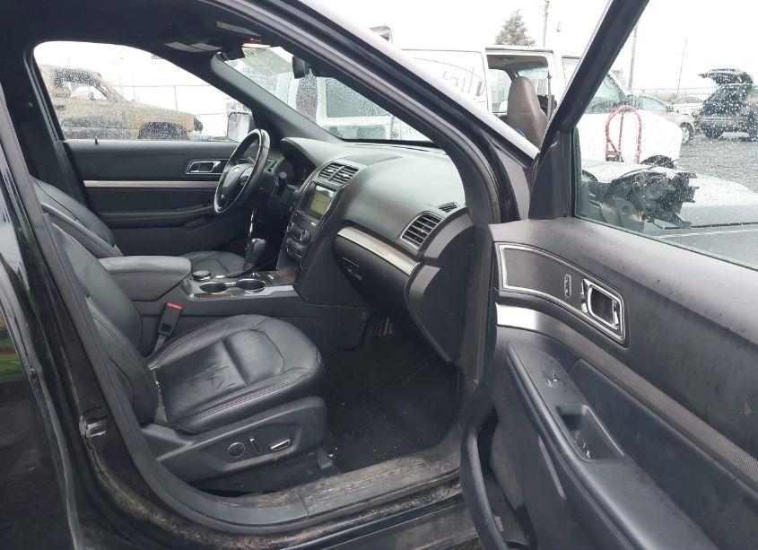 Photo 5 of 2018 Ford Explorer XLT (VIN 1FM5K8D8XJGB60227)