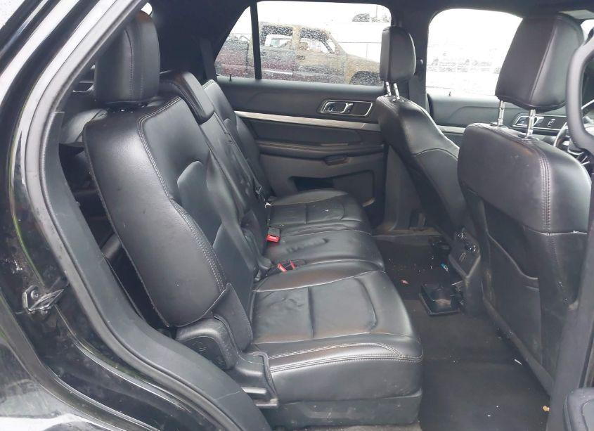 Photo 8 of 2018 Ford Explorer XLT (VIN 1FM5K8D8XJGB60227)