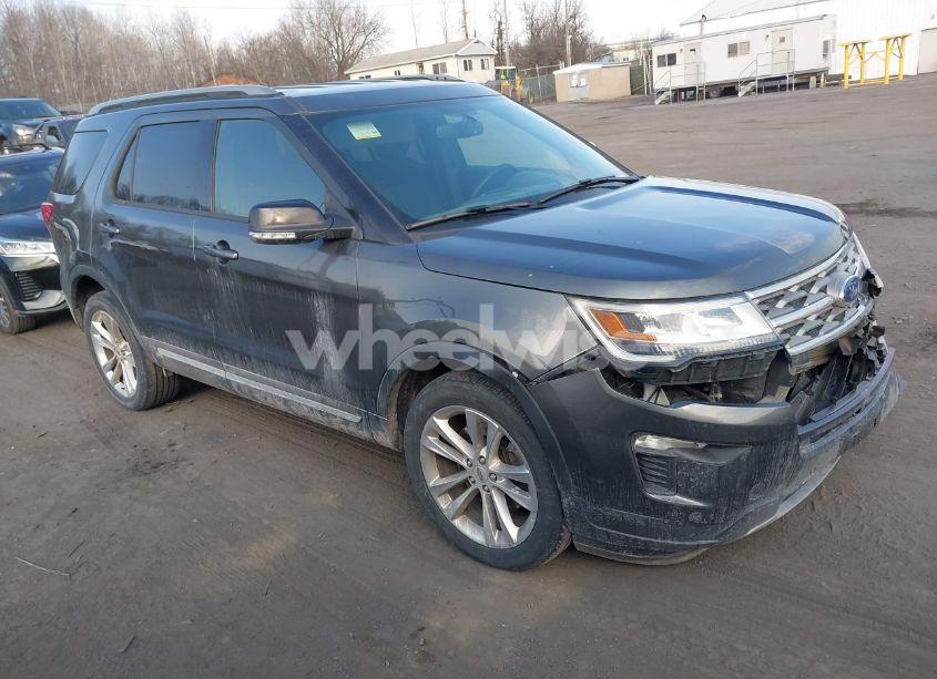 2018 Ford Explorer XLT (VIN 1FM5K8D8XJGB74158) main photo