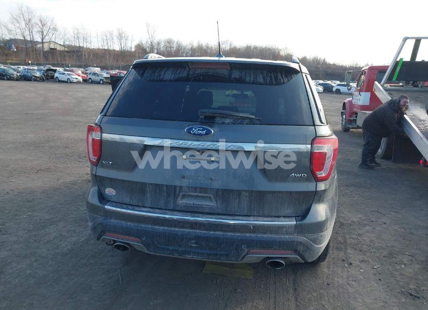 Photo 16 of 2018 Ford Explorer XLT (VIN 1FM5K8D8XJGB74158)