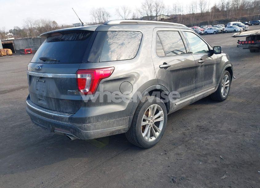 Photo 4 of 2018 Ford Explorer XLT (VIN 1FM5K8D8XJGB74158)