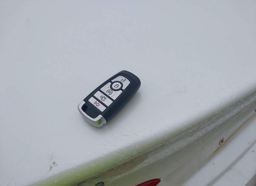 Photo 11 of 2018 Ford Explorer XLT (VIN 1FM5K8D8XJGC65527)