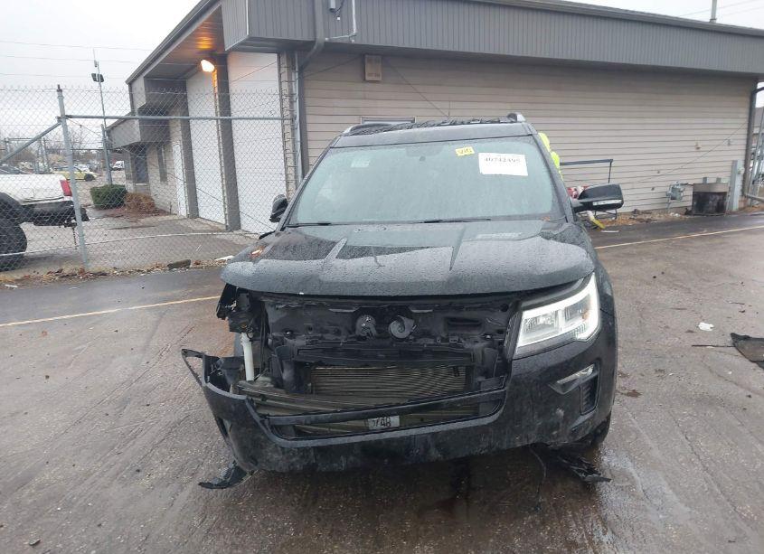 Photo 13 of 2018 Ford Explorer XLT (VIN 1FM5K8D8XJGC65527)