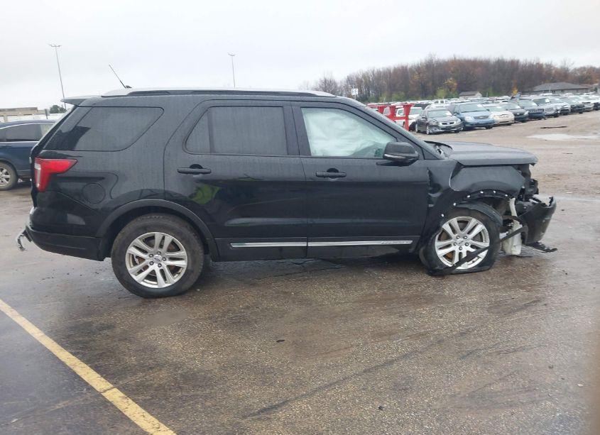 Photo 14 of 2018 Ford Explorer XLT (VIN 1FM5K8D8XJGC65527)
