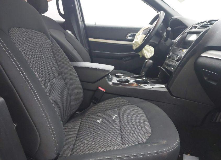 Photo 5 of 2018 Ford Explorer XLT (VIN 1FM5K8D8XJGC65527)