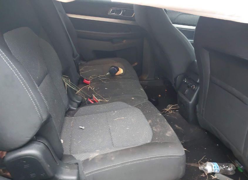 Photo 8 of 2018 Ford Explorer XLT (VIN 1FM5K8D8XJGC65527)