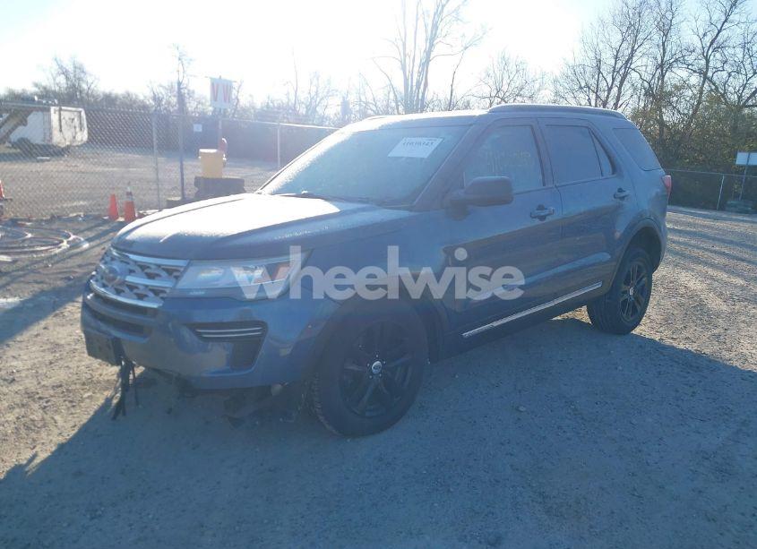 Photo 2 of 2018 Ford Explorer XLT (VIN 1FM5K8D8XJGC66404)