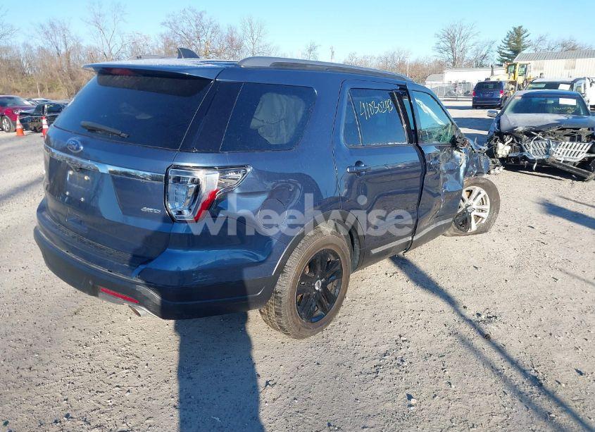 Photo 4 of 2018 Ford Explorer XLT (VIN 1FM5K8D8XJGC66404)