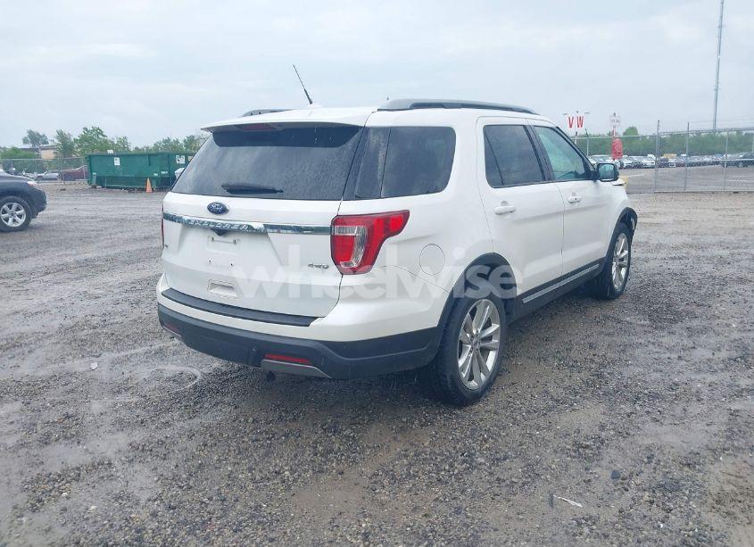 Photo 4 of 2019 Ford Explorer XLT (VIN 1FM5K8D8XKGA38887)