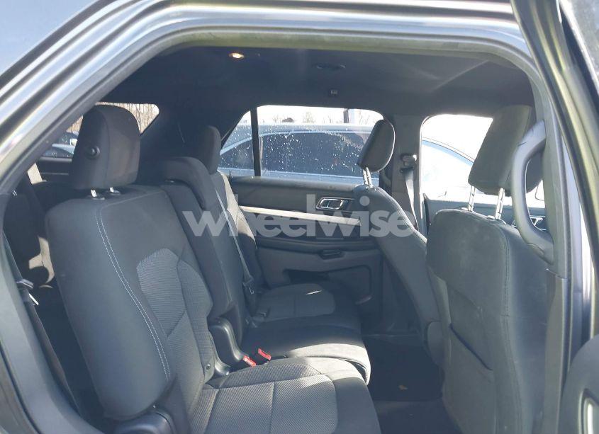 Photo 8 of 2019 Ford Explorer XLT (VIN 1FM5K8D8XKGA70108)