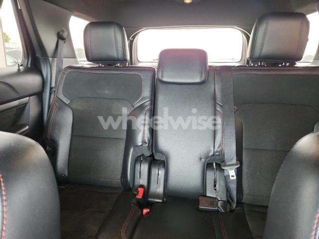 Photo 5 of 2019 FORD EXPLORER XLT (VIN 1FM5K8D8XKGA71159)