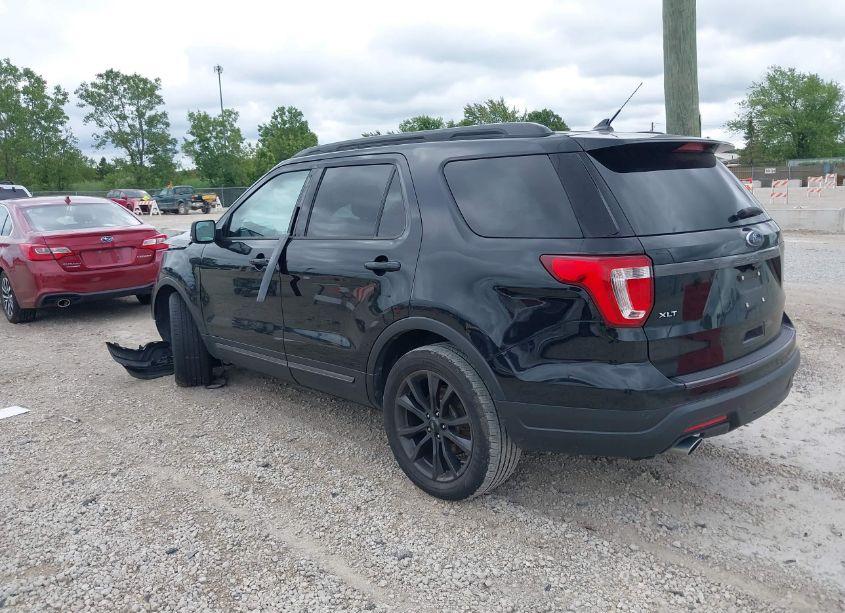 Photo 3 of 2019 Ford Explorer XLT (VIN 1FM5K8D8XKGA81495)