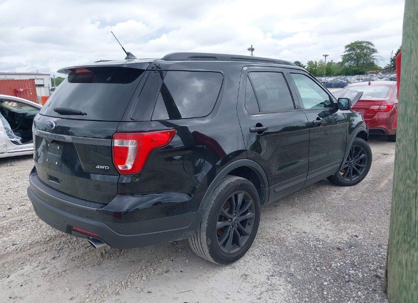 Photo 4 of 2019 Ford Explorer XLT (VIN 1FM5K8D8XKGA81495)