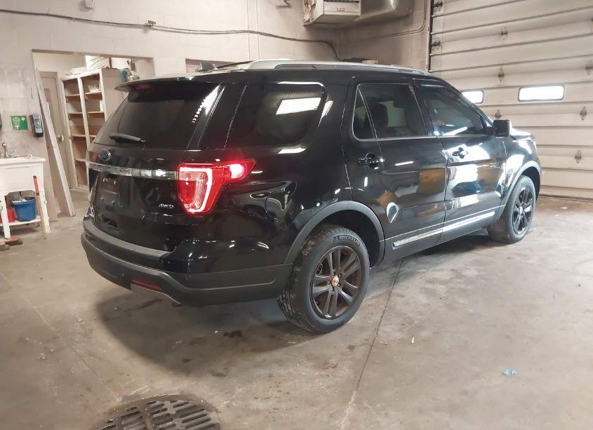 Photo 4 of 2019 Ford Explorer XLT (VIN 1FM5K8D8XKGB04015)