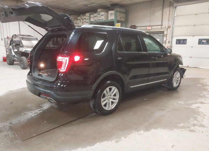 Photo 4 of 2019 Ford Explorer XLT (VIN 1FM5K8DH0KGA17742)