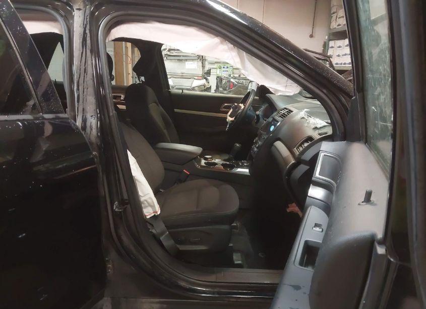 Photo 5 of 2019 Ford Explorer XLT (VIN 1FM5K8DH0KGA17742)