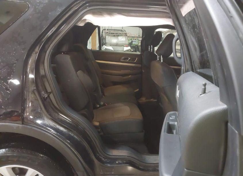 Photo 8 of 2019 Ford Explorer XLT (VIN 1FM5K8DH0KGA17742)