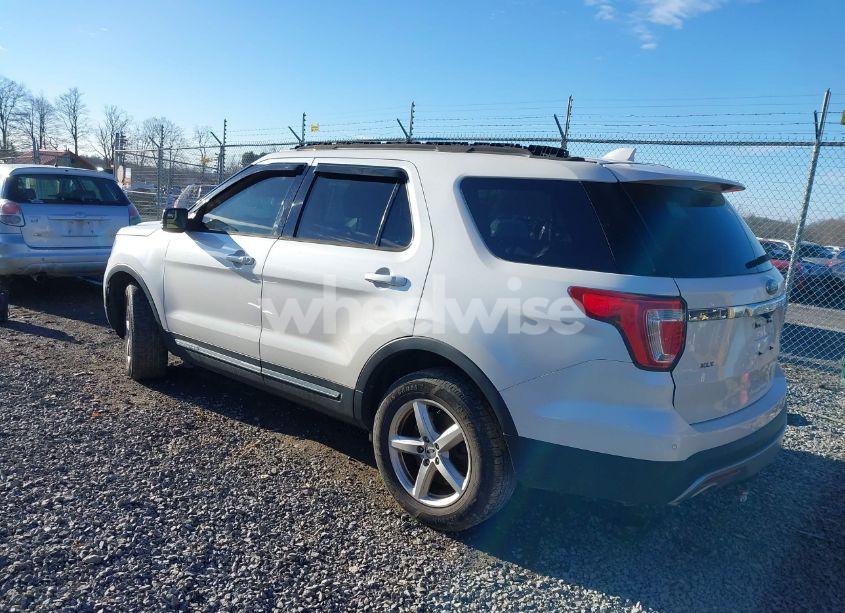 Photo 3 of 2016 Ford Explorer XLT (VIN 1FM5K8DH1GGB51019)