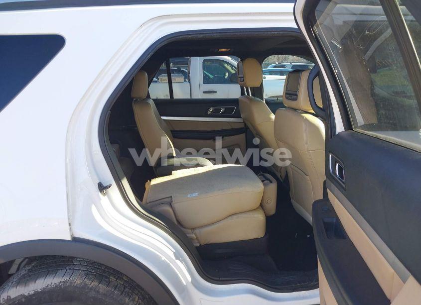 Photo 8 of 2016 Ford Explorer XLT (VIN 1FM5K8DH1GGB51019)