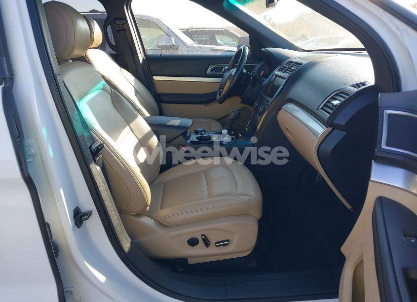 Photo 5 of 2016 Ford Explorer XLT (VIN 1FM5K8DH1GGD22819)