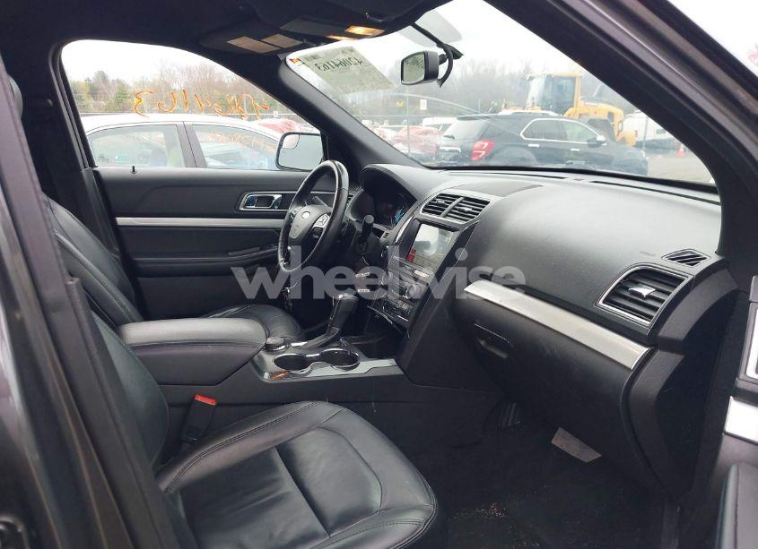 Photo 5 of 2017 Ford Explorer XLT (VIN 1FM5K8DH1HGC43863)