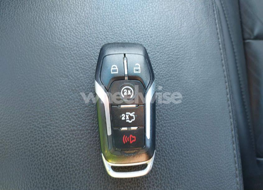 Photo 11 of 2016 Ford Explorer XLT (VIN 1FM5K8DH2GGC55289)