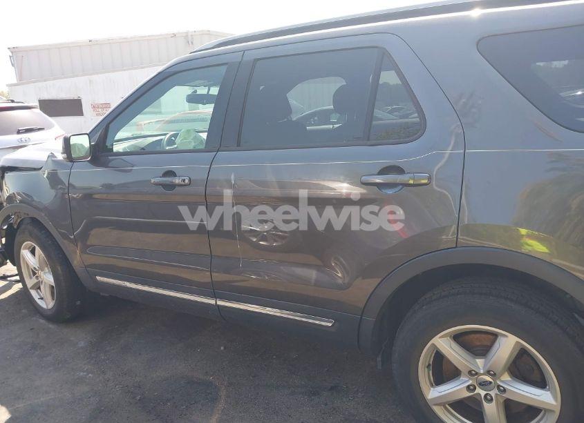 Photo 14 of 2017 Ford Explorer XLT (VIN 1FM5K8DH2HGD94422)