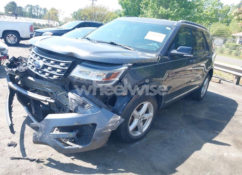 Photo 2 of 2017 Ford Explorer XLT (VIN 1FM5K8DH2HGD94422)