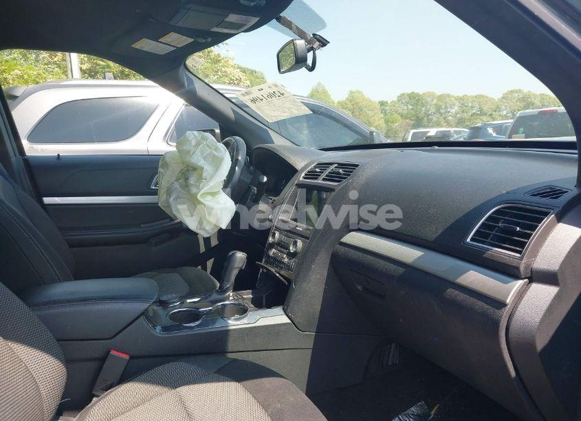 Photo 5 of 2017 Ford Explorer XLT (VIN 1FM5K8DH2HGD94422)