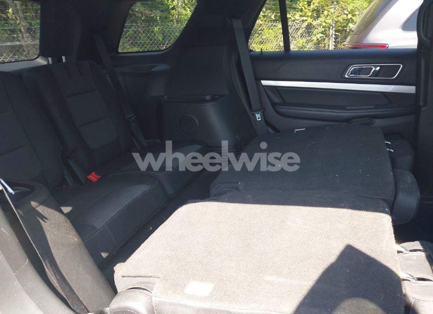 Photo 8 of 2017 Ford Explorer XLT (VIN 1FM5K8DH2HGD94422)